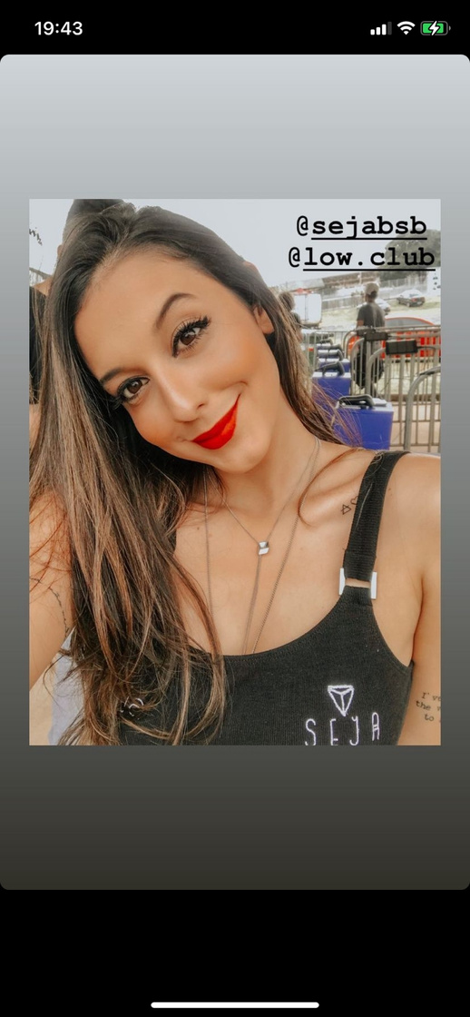 Juliana trabalhando em eventos